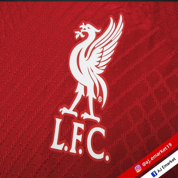 Nike Liverpool FC Scarlet Jersey - Picture 3 of 6